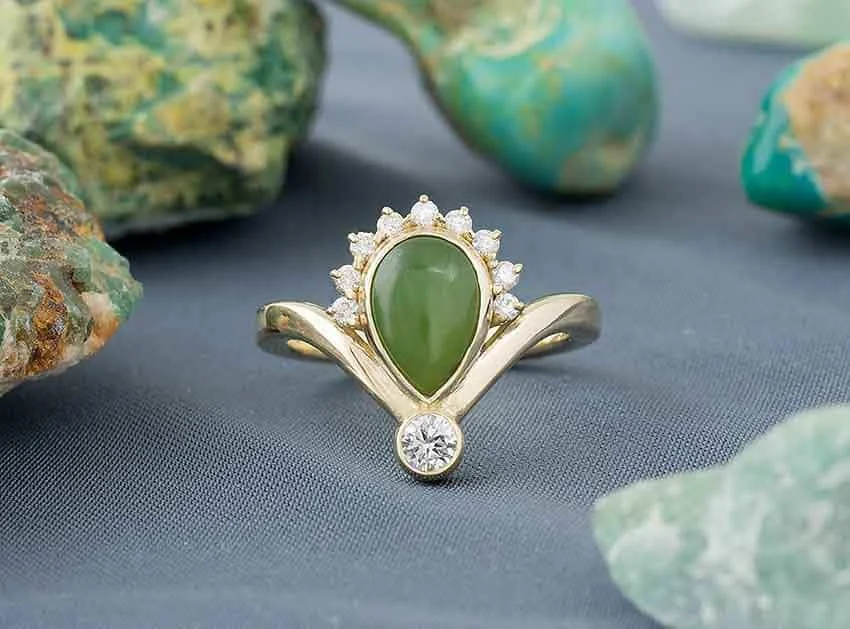 Đá Ngọc Bích được xem là những viên đá quý cho các trang sức