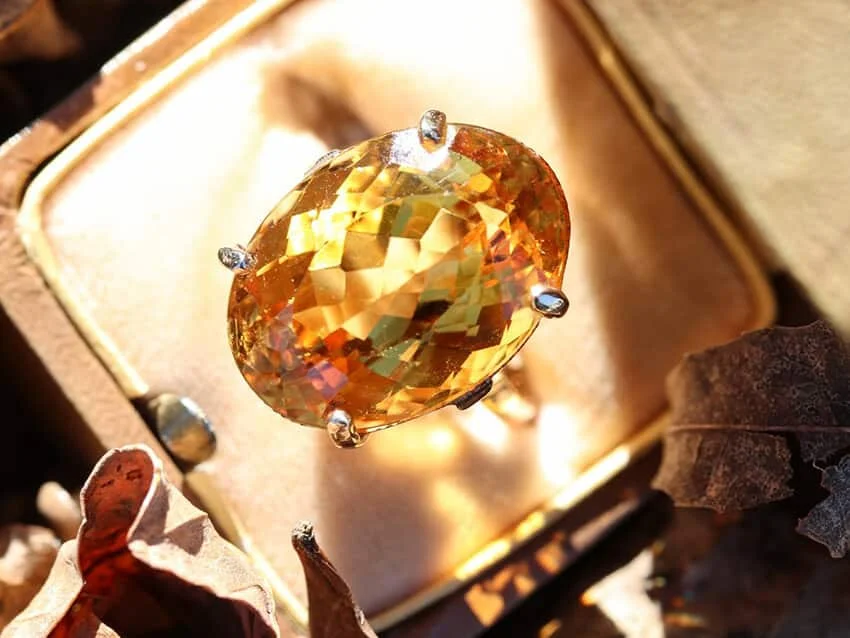 Thạch anh vàng luôn nằm trong đá quý tự nhiên ở Việt Nam